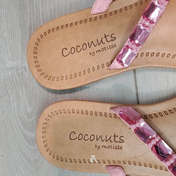 Coconuts By Matisse Women Twinkle Crystal Thong Sandals Flats shoes sz 8 - Picture 3 of 10